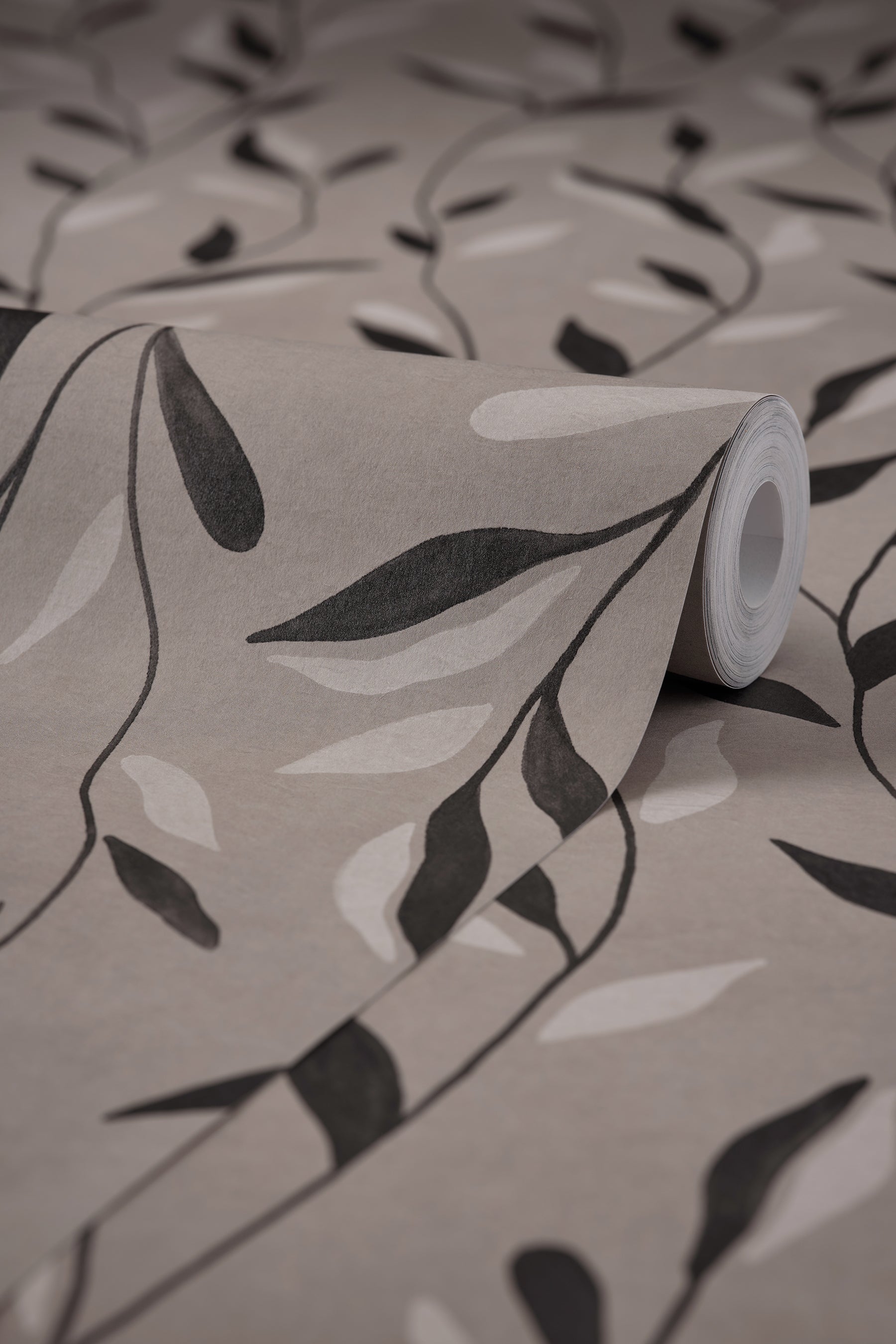 Laurel Dovetail Roll Detail Image